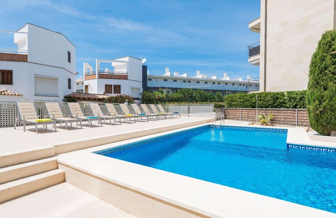 Two-bedroom apartment with pool for long-term rental in Llenaire, Pollensa, Mallorca